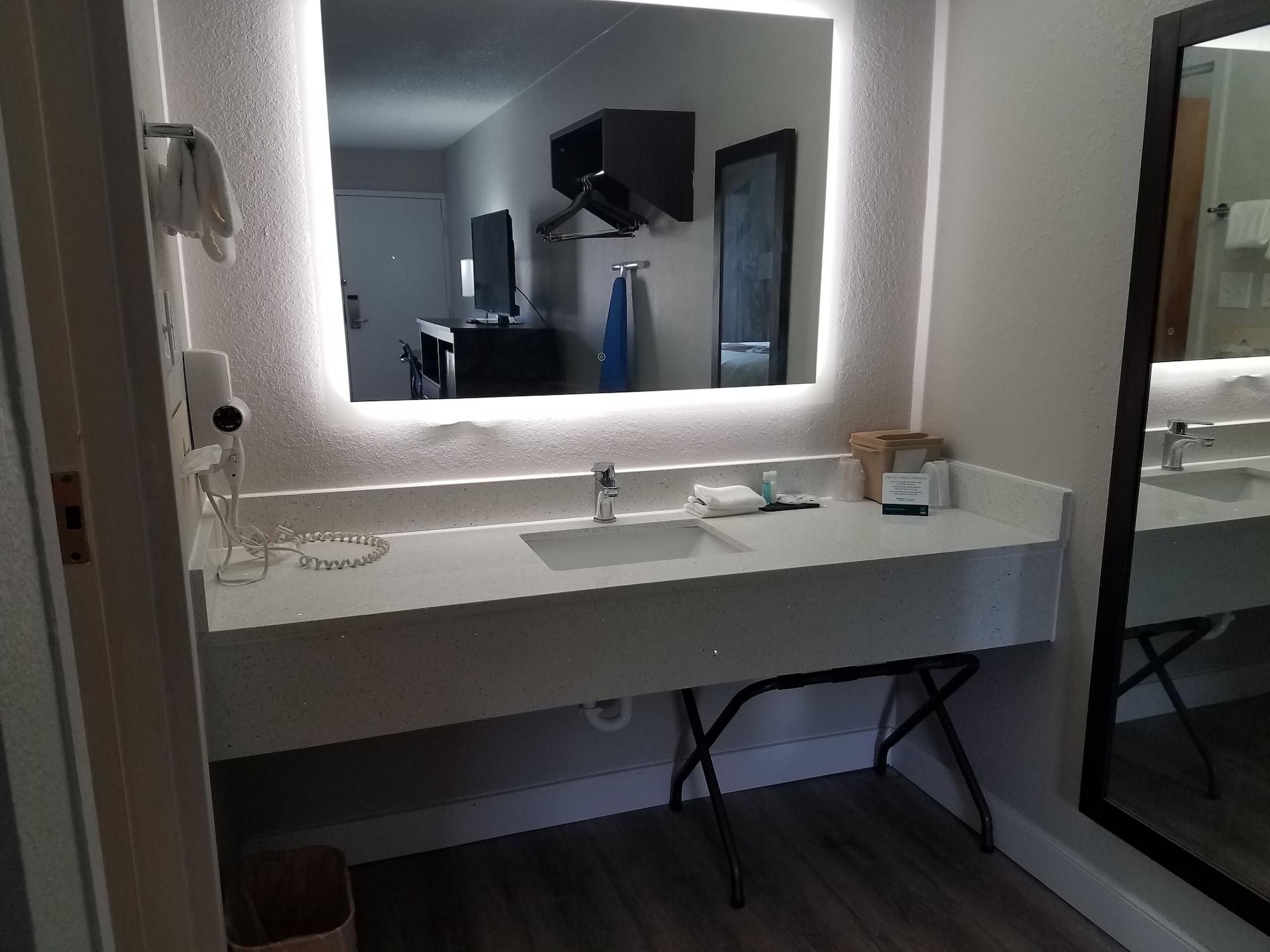 אמפוריה Quality Inn מראה חיצוני תמונה