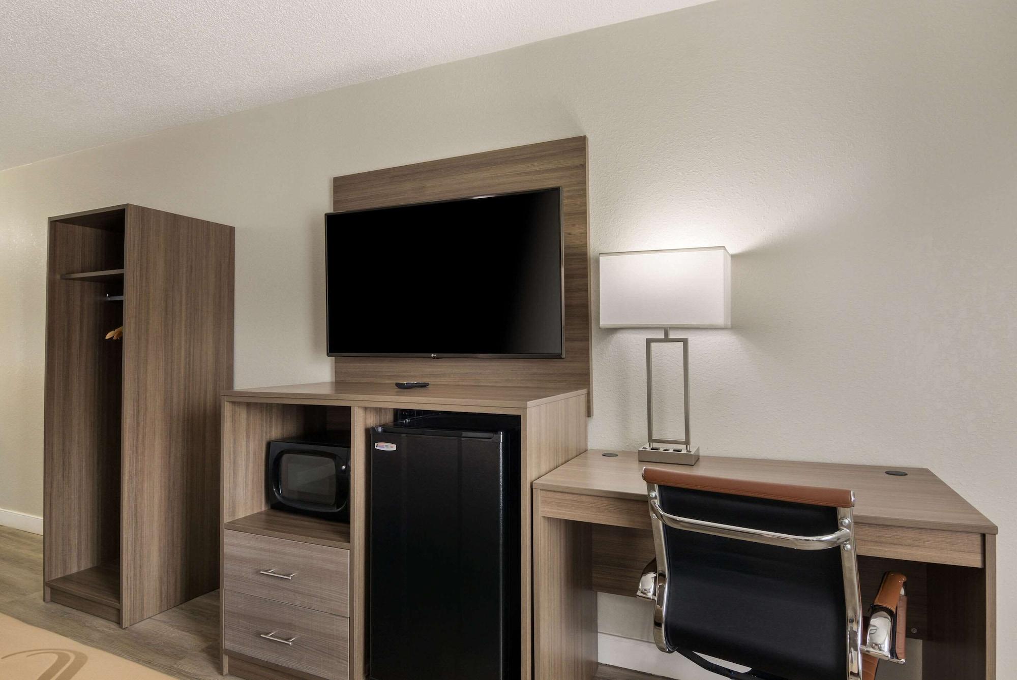 אמפוריה Quality Inn מראה חיצוני תמונה