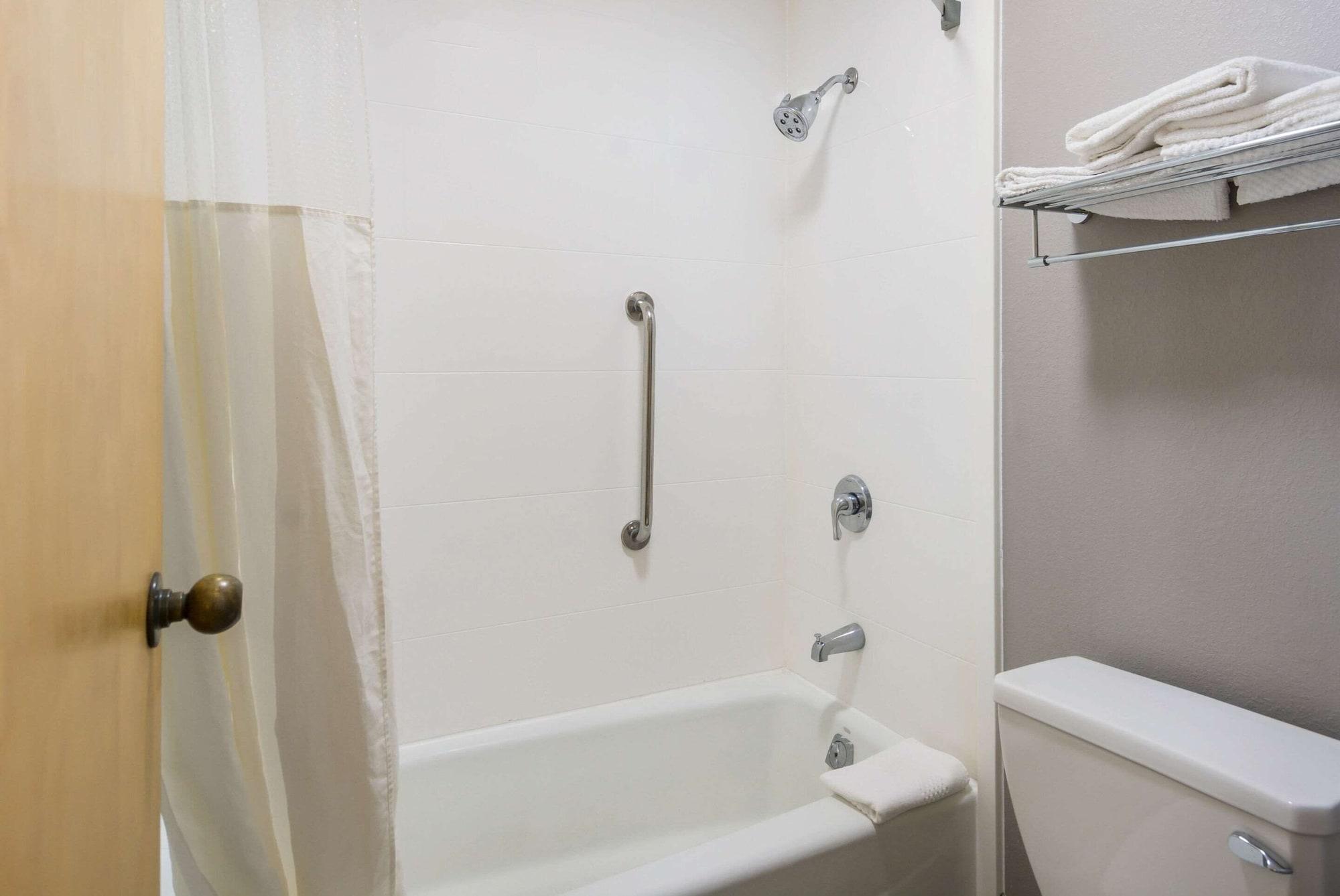 אמפוריה Quality Inn מראה חיצוני תמונה